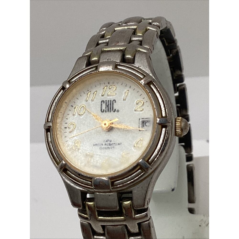 Chic Ladies Silver Tone Fashion Watch New Battery!